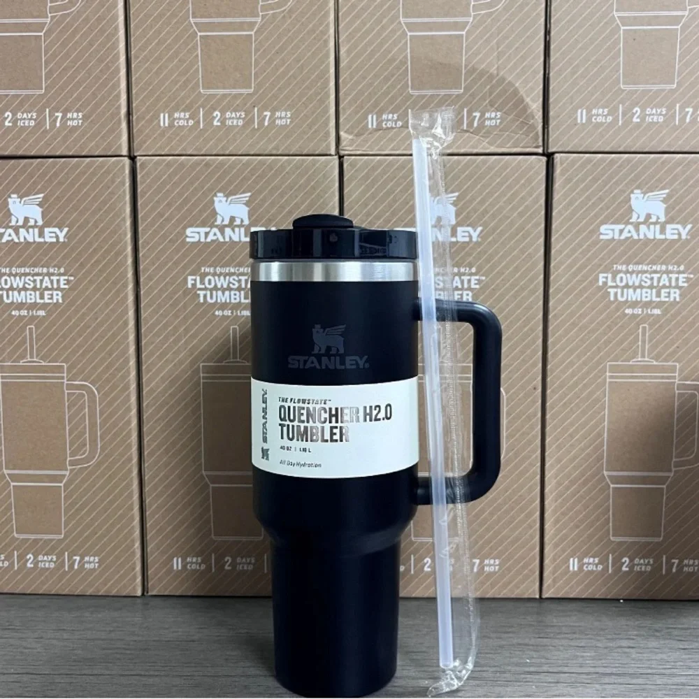 Stanley 40oz Quencher H2.0 FlowState Stainless Steel Vacuum Insulated Tumbler. - Picture 9 of 12